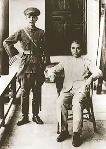 孫在黃埔軍校開學典禮結束後，與蔣介石合影