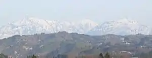 越後駒岳（左）、中之岳（中央）、八海山（右）