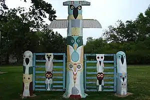 埃德·加洛韋圖騰桿公園（英语：）