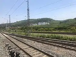 成昆铁路经久站旁的中石油经久油库