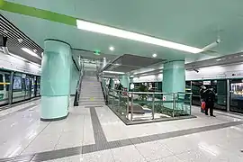 5号线站台中部预留与7号线换乘设施的空间