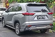 2023 Kijang Innova Zenix 2.0 Q Hybrid with Modellista package (MAGH10, 印尼)