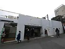 移交给小田急前的北口（2016年3月6日）