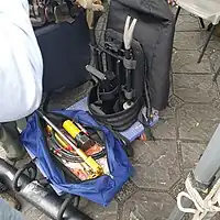 由除暴特勤隊所使用之破門錘,油壓開門器,511破門器材組(左至右)