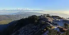 遠眺賈奴峰山脈與干城章嘉峰。