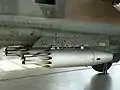 格-23「鞭撻者」機身以下的UB-16-57UMP。