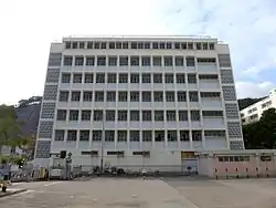 白田邨的小學校舍，曾作九龍塘宣道小學重建時的臨時校舍（2014年1月）