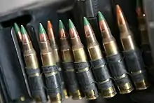 由M27彈鏈所鏈接的5.56×45毫米子彈。