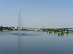 彩湖（日语：）