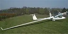 ASH-25M型双座动力滑翔机,机背上装有一台可折叠发动机