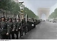 1940年法国战役后，德意志国防军穿过香榭丽舍大街