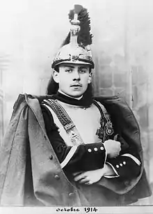 塞利纳戎装照(摄于1914年)