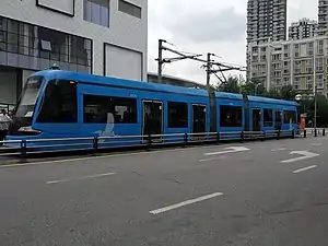 正在5号线奥体中心站的037号电车（增购批次70%电车）