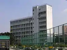 拆卸前的香港四邑商工總會陳黎繡珍紀念學校校舍（2005年11月）
