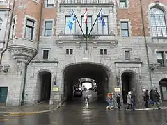 芳堤娜城堡的大門