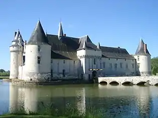 Le château du Plessis-Bourré, près du village d'Écuillé, en 曼恩-卢瓦尔省 (France), vu depuis le sud-est.