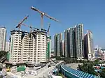 由青衣THEI大樓望向興建中之青富苑青盈閣與藍澄灣（2020年11月）