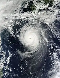 10月7日，正處最高強度的颱風丹娜絲
