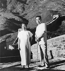 周恩来夫妇在八达岭长城合影(摄于1955年)