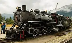 懷特山口與育空鐵路73號蒸汽機車。
