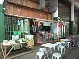 於紅磡碼頭的小食店（現已倒閉）