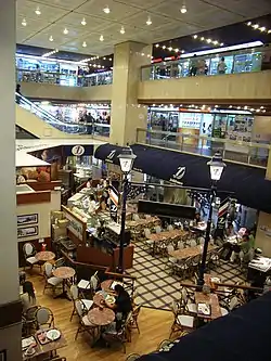 環球商場最大的租戶是Delifrance法式麵包餐廳