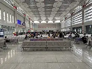 攀枝花南站候车大厅内部
