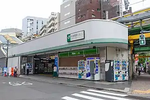 JR水道橋站西口（2022年8月）