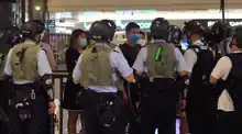立法會議員譚文豪、黃大仙區議員劉珈汶及梁銘康等一共6人在場內觀察警方執法期間，也被警員截查