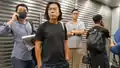 伍展邦律師（左），黃國桐（中）和立法會議員林卓廷一度到場，要求與警方對話
