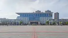 一张图片,描述了抚州市临川区行政中心前景的样貌。