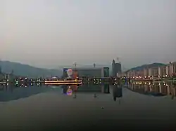 岭秀湖