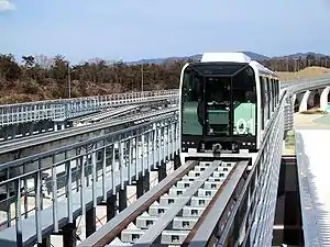 東部丘陵線