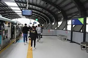 排角站月臺