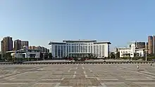 一张图片,描述了抚州市市行政中心前景的样貌。