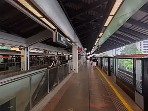 油池地鐵站月台層