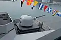 巡防艦西寧（PFG-1203）艦首的OTO Melara 76mm快砲俯覽，攝於2015年敦睦遠航訓練支隊基隆訪問。