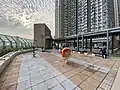 位於平台的兒童遊樂場