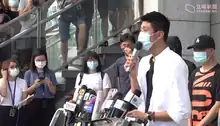 9月20日，其中6名港人家屬在立法會議員朱凱廸及本土派人士鄒家成陪同下，向警方報案