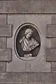 Il busto di sinistra