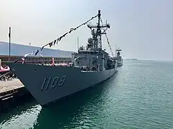 2017年敦睦遠航訓練支隊，停泊臺中港A5碼頭的張騫軍艦。