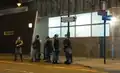 凌晨1時許，有人從洗衣街公園女廁被帶走後送上救護車，警方拉起封鎖線