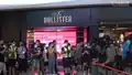 警員到場後有商店落閘