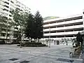 蘇屋邨拆卸時期的荷花樓與彩雀樓之間休憩廣場（2012年）