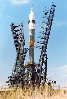 在1975年7月15日聯盟號11A511U置於發射台，頂端為Soyuz 19 (ASTP)