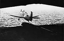 1943年5月，約克鎮號一架TBF由機庫彈射器起飛。由於機庫彈射器使用率低，稍後就被拆除。