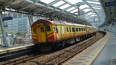 EMU100型電聯車（汐科站）