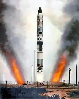 LGM-25C泰坦二型洲際彈道飛彈（英语：）從井中發射