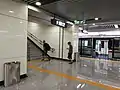 沙灣公園4號線轉乘2號線的乘客