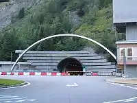 欧洲E25公路经过白山隧道